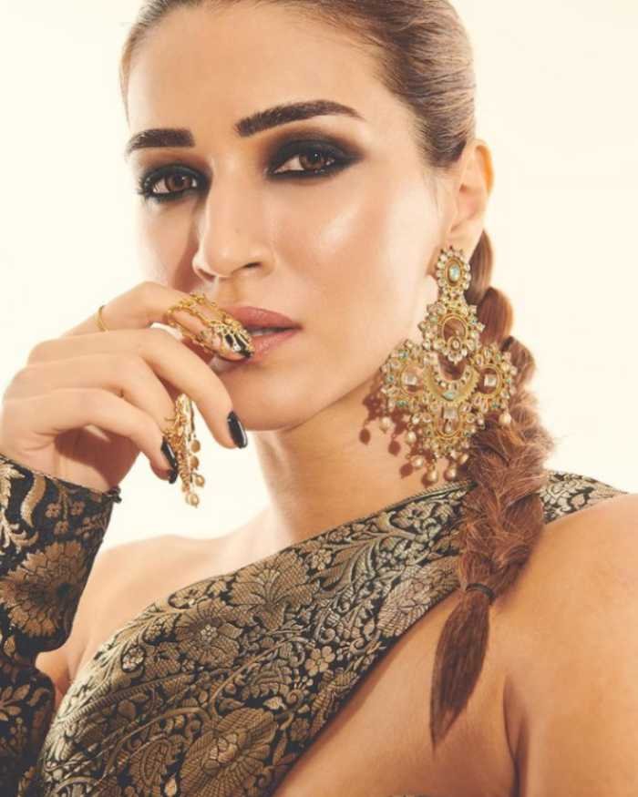 kriti sanon 14